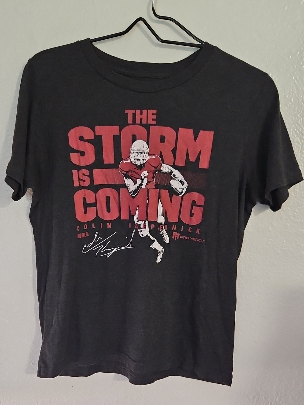 Colin Kaepernick "The Storm Is Coming" Graphic Tee - Youth XL